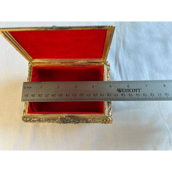 Small White/Gold Colored Trinket/Jewelry Box, Red Lined, Footed, Flowers - Picture 4 of 7